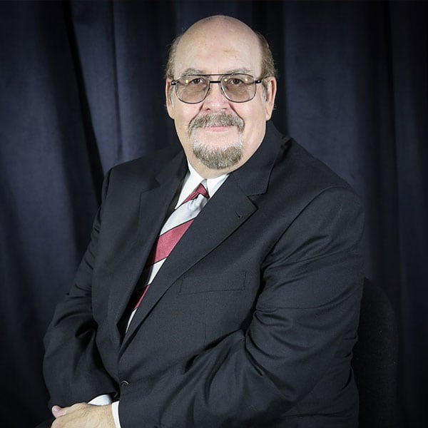 Dr. Pablo Areñaz